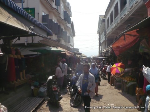 Walking around Kawthaung